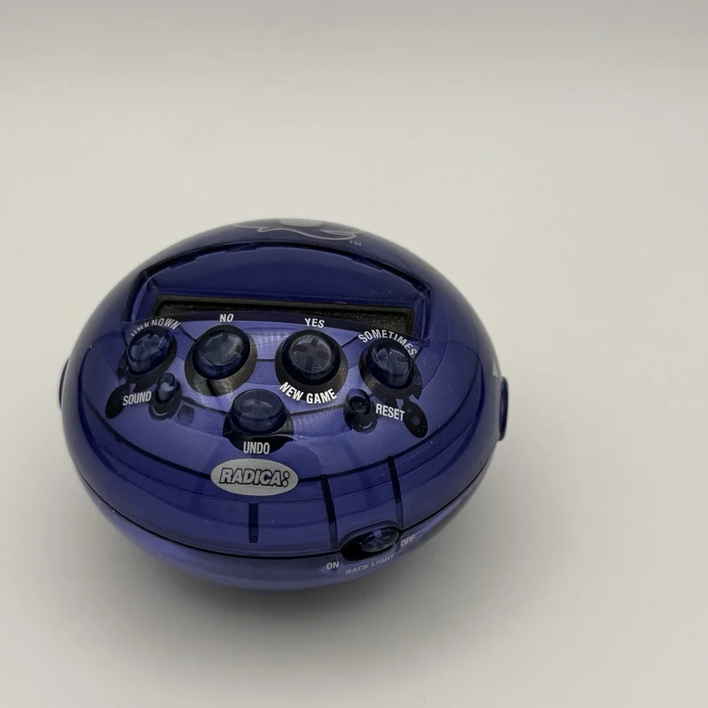 20Q - 20 Questions Electronic Hand Held Game Purple 2009 Radica Tested Works